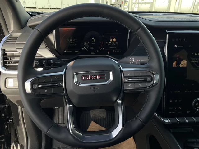 2026 GMC Acadia Elevation, černá, 4 393 km, dovoz Kanada — foto 16 z 20