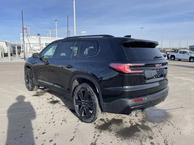 2026 GMC Acadia Elevation, černá, 4 393 km, dovoz Kanada — foto 6 z 20