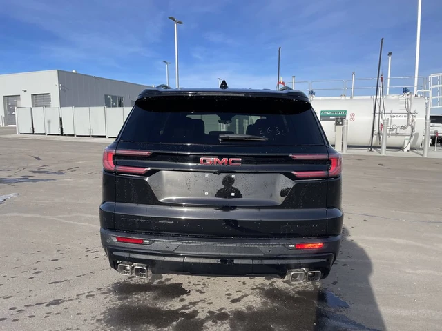 2026 GMC Acadia Elevation, černá, 4 393 km, dovoz Kanada — foto 8 z 20