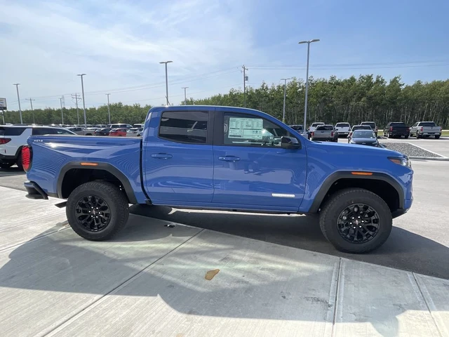 2026 GMC Canyon Elevation, modrá, 1 km, dovoz Kanada — foto 10 z 20