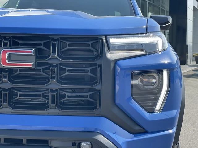 2026 GMC Canyon Elevation, modrá, 1 km, dovoz Kanada — foto 3 z 20