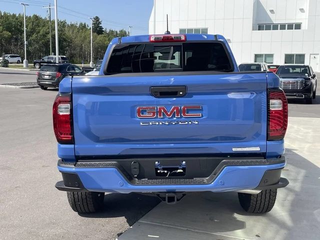 2026 GMC Canyon Elevation, modrá, 1 km, dovoz Kanada — foto 8 z 20