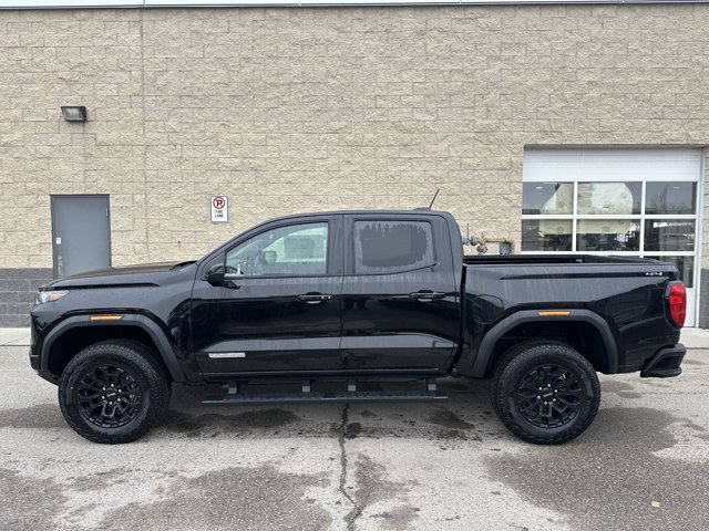 2026 GMC Canyon Elevation, černá, 4 km, dovoz Kanada — foto 3 z 20