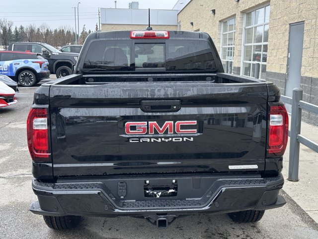 2026 GMC Canyon Elevation, černá, 4 km, dovoz Kanada — foto 5 z 20