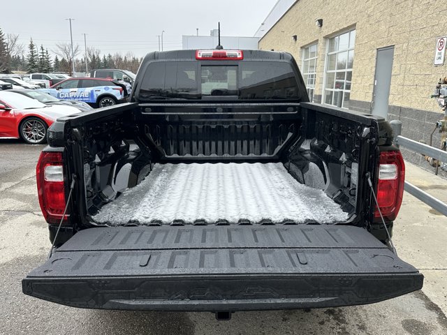 2026 GMC Canyon Elevation, černá, 4 km, dovoz Kanada — foto 7 z 20