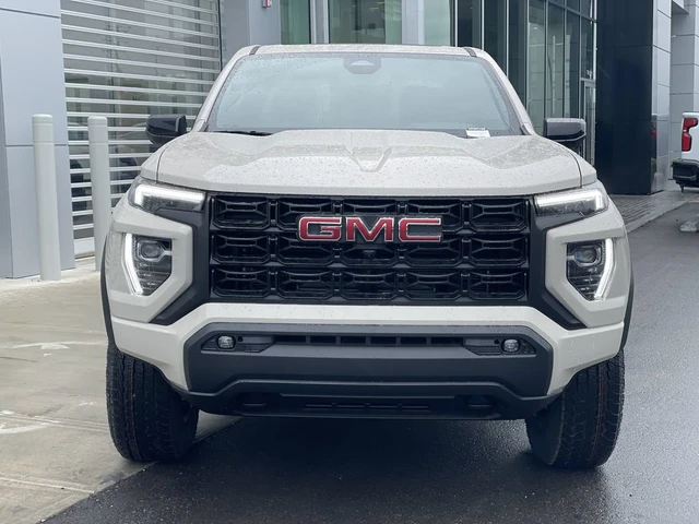 2026 GMC Canyon Elevation, béžová, 5 km, dovoz Kanada — foto 2 z 20