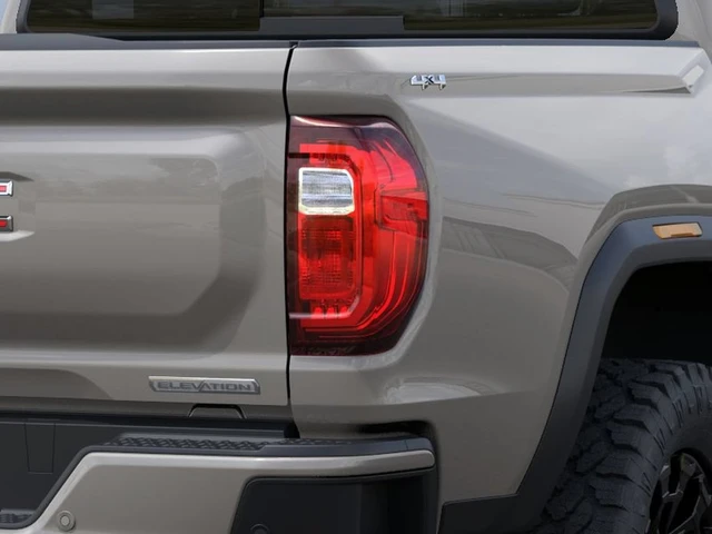 2026 GMC Canyon Elevation, béžová, 11 km, dovoz Kanada — foto 3 z 20