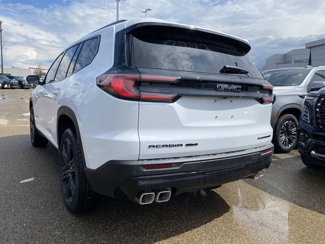 2026 GMC Acadia Elevation, bílá, 5 km, dovoz Kanada — foto 4 z 20