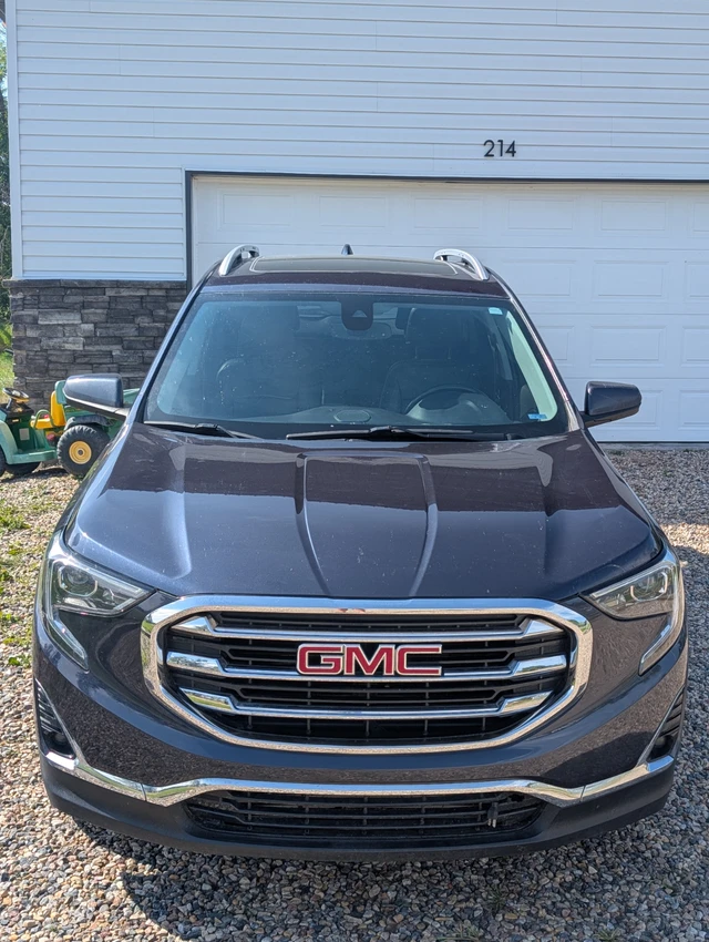 2019 GMC Terrain SLT, modrá, 155 000 km, dovoz Kanada — foto 2 z 5