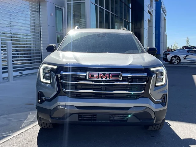 2027 GMC Terrain AWD Elevation, stříbrná, 5 km, dovoz Kanada — foto 2 z 20