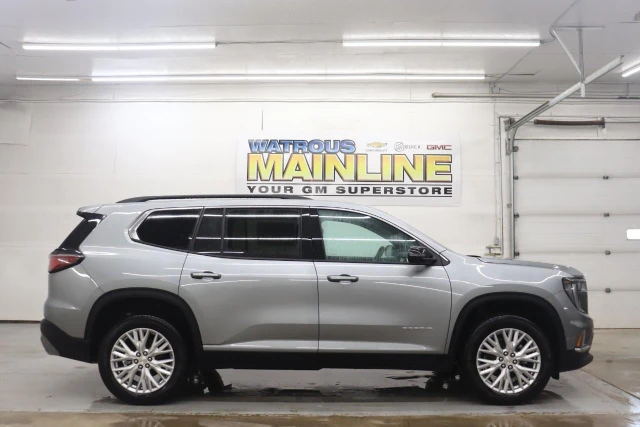2026 GMC Acadia Elevation, stříbrná, 500 km, dovoz Kanada — foto 2 z 5