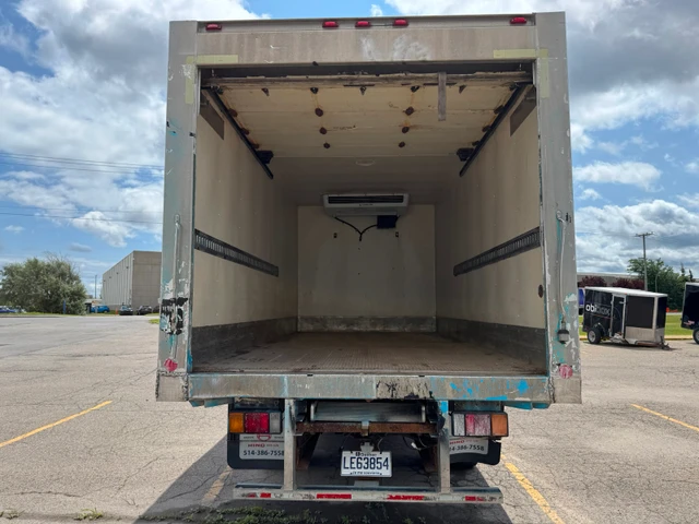 2017 Hino, bílá, 86 000 km, dovoz Kanada — foto 3 z 5