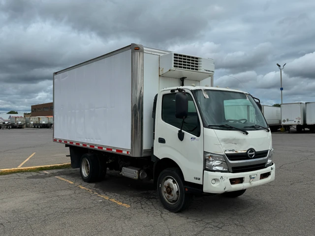 2017 Hino, bílá, 86 000 km, dovoz Kanada — foto 4 z 5