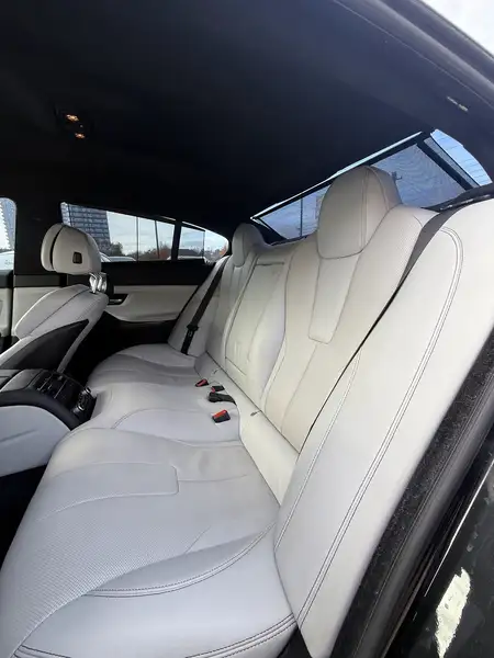2014 BMW M6 Gran, černá, 163 000 km, dovoz Kanada — foto 10 z 12