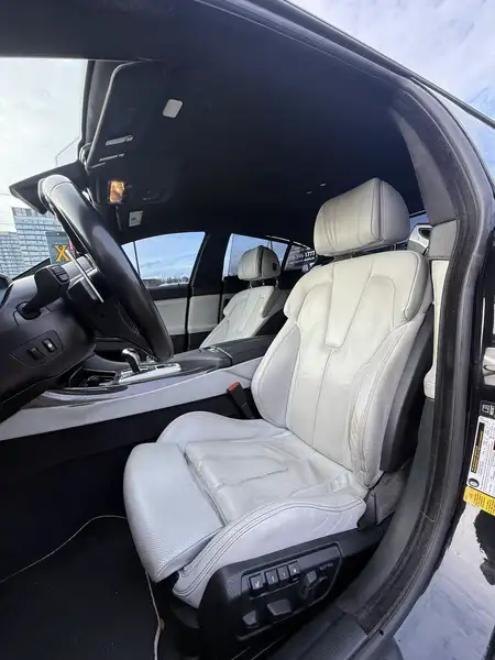 2014 BMW M6 Gran, černá, 163 000 km, dovoz Kanada — foto 9 z 12
