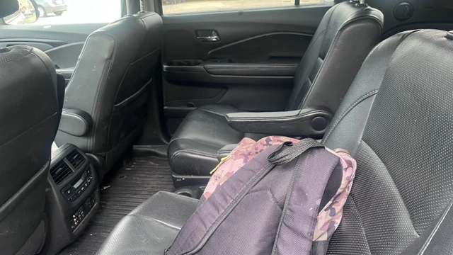 2016 Honda Pilot, stříbrná, 190 000 km, dovoz Kanada — foto 2 z 3