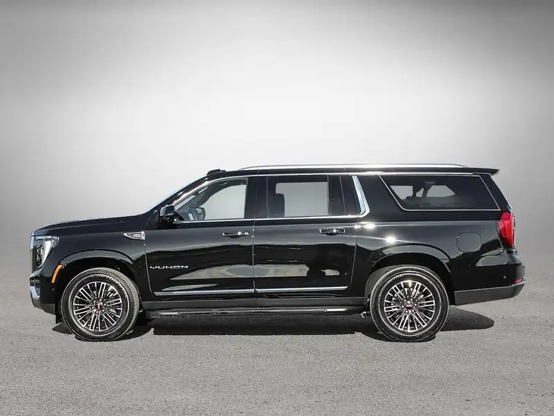 2026 GMC Yukon Elevation, černá, 22 km, dovoz Kanada — foto 3 z 10