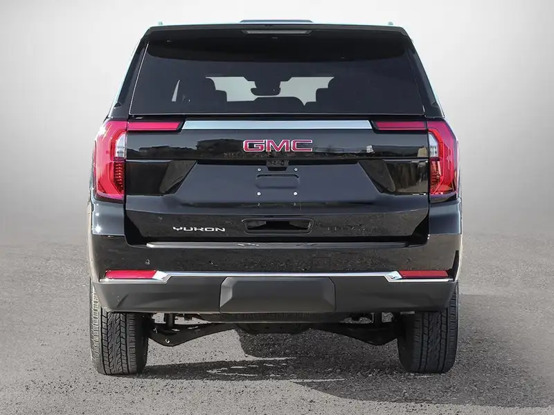 2026 GMC Yukon Elevation, černá, 22 km, dovoz Kanada — foto 5 z 10