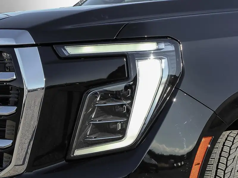 2026 GMC Yukon Elevation, černá, 22 km, dovoz Kanada — foto 9 z 10