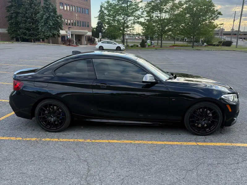 2015 BMW 2 Series xDrive, černá, 159 500 km, dovoz Kanada — foto 2 z 9