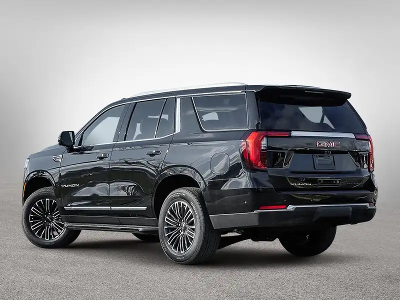 2026 GMC Yukon Elevation, černá, 22 km, dovoz Kanada — foto 4 z 12