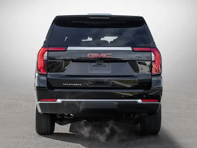2026 GMC Yukon Elevation, černá, 22 km, dovoz Kanada — foto 5 z 12