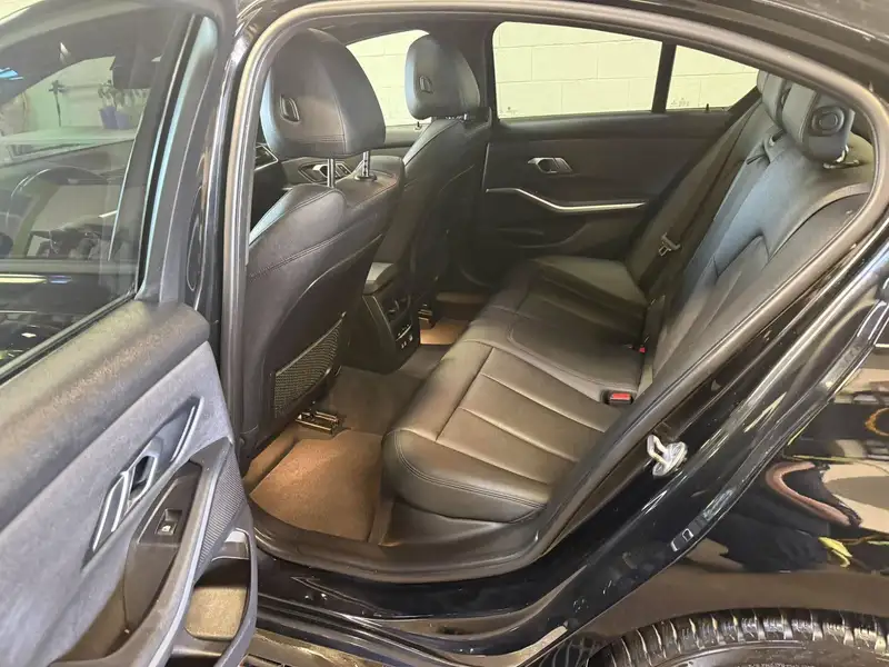 2020 BMW 3 Series xDrive, 150 640 km, dovoz Kanada — foto 10 z 12