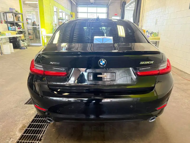 2020 BMW 3 Series xDrive, 150 640 km, dovoz Kanada — foto 4 z 12