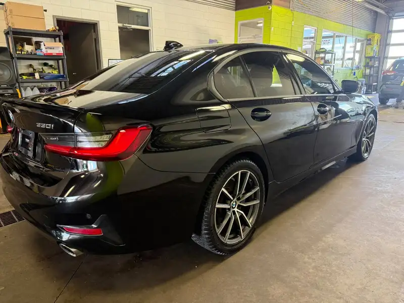 2020 BMW 3 Series xDrive, 150 640 km, dovoz Kanada — foto 5 z 12