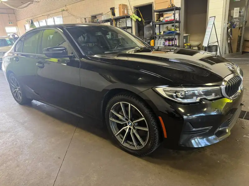 2020 BMW 3 Series xDrive, 150 640 km, dovoz Kanada — foto 6 z 12