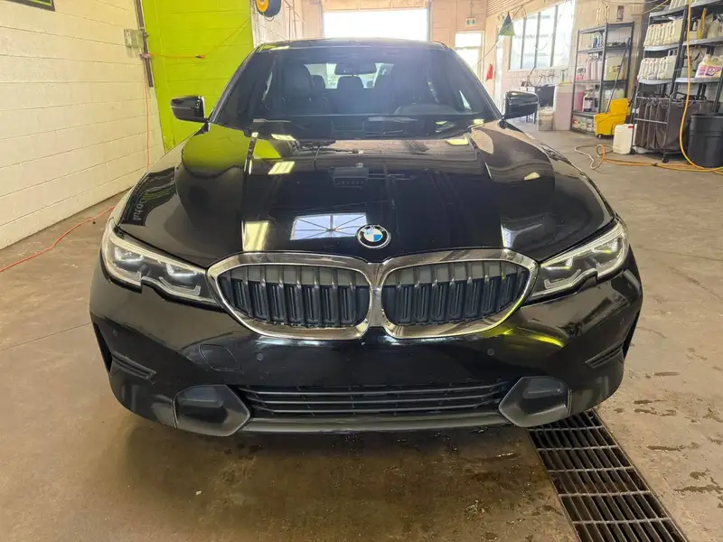 2020 BMW 3 Series xDrive, 150 640 km, dovoz Kanada — foto 7 z 12