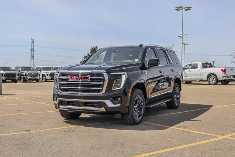 2026 GMC Yukon Elevation, černá, 15 km, dovoz Kanada — foto 4 z 12