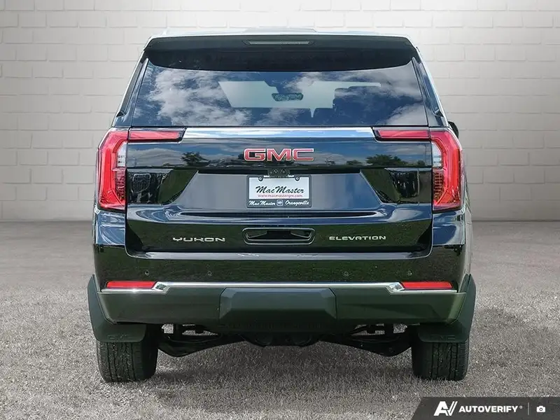 2026 GMC Yukon Elevation, černá, 14 km, dovoz Kanada — foto 4 z 12