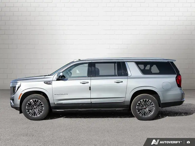 2026 GMC Yukon Elevation, šedá, 14 km, dovoz Kanada — foto 2 z 12