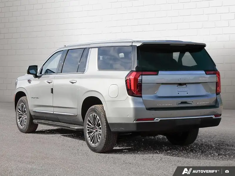 2026 GMC Yukon Elevation, šedá, 14 km, dovoz Kanada — foto 3 z 12