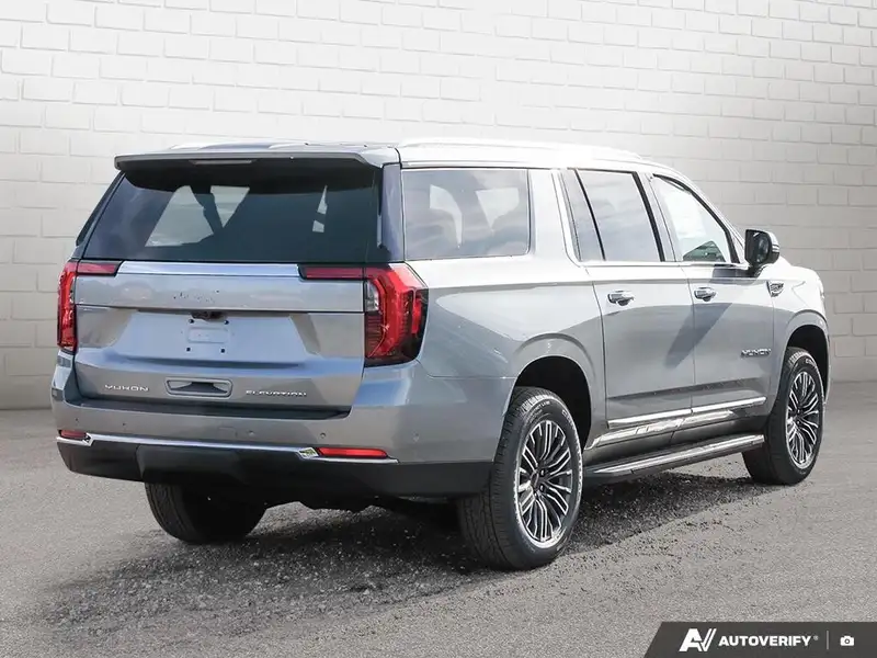 2026 GMC Yukon Elevation, šedá, 14 km, dovoz Kanada — foto 5 z 12