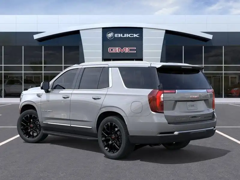 2026 GMC Yukon Elevation, stříbrná, 70 km, dovoz Kanada — foto 3 z 6
