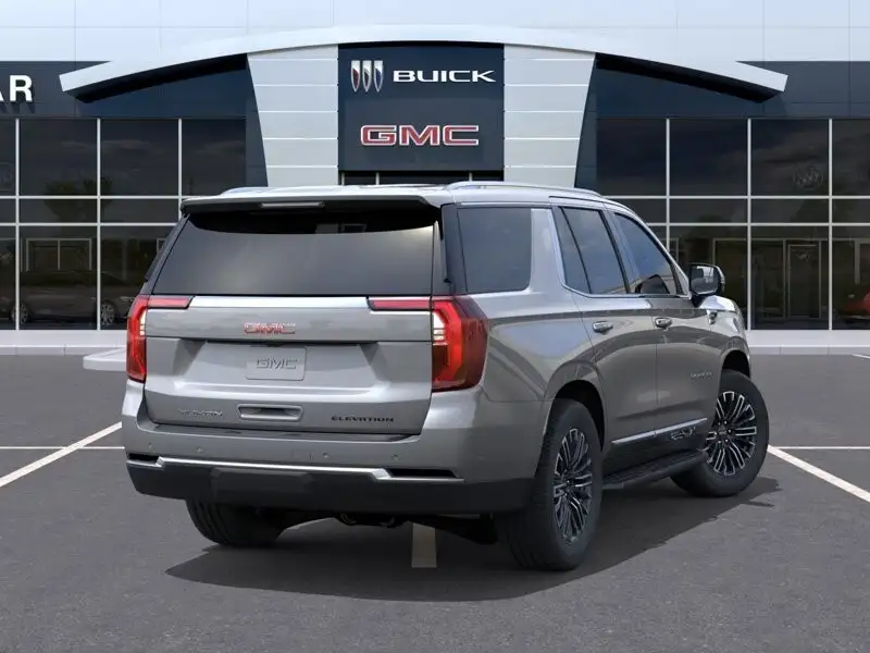 2026 GMC Yukon Elevation, stříbrná, 7 km, dovoz Kanada — foto 4 z 12