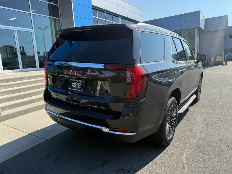 2026 GMC Yukon Elevation, šedá, 1 km, dovoz Kanada — foto 4 z 12
