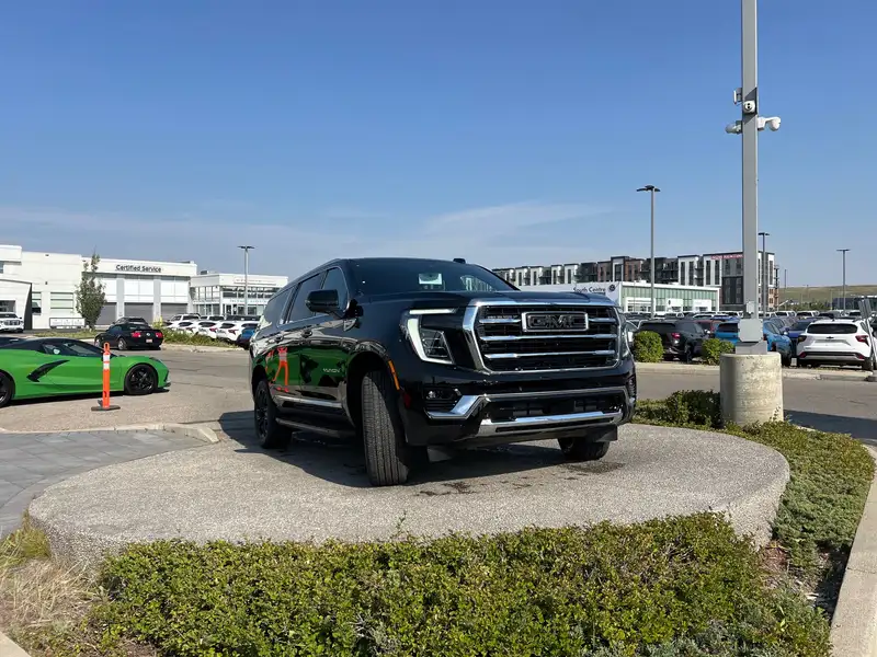 2026 GMC Yukon Elevation, černá, 0 km, dovoz Kanada — foto 7 z 12