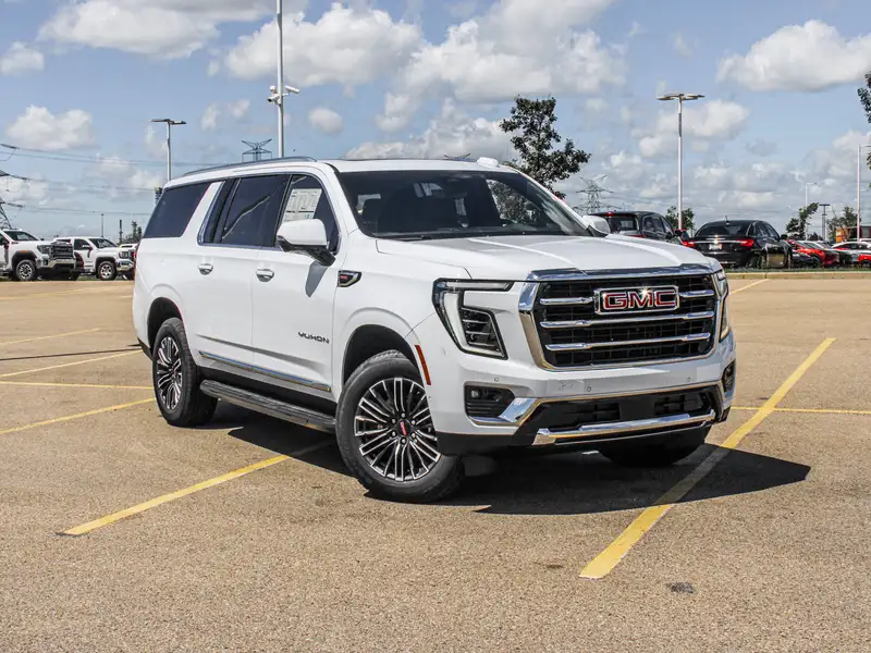 2026 GMC Yukon Elevation, bílá, 15 km, dovoz Kanada — foto 2 z 12