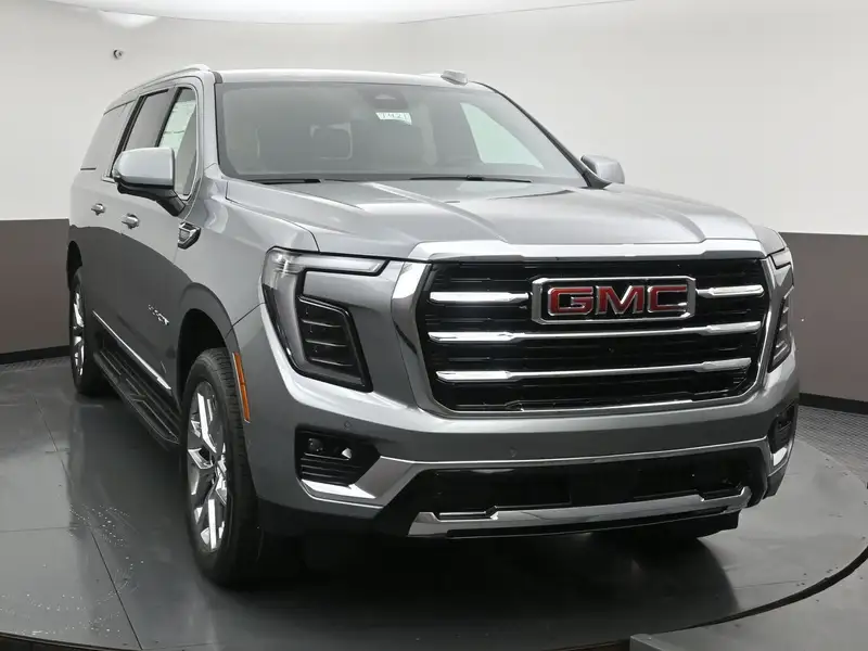 2026 GMC Yukon ELEVATION, šedá, 7 058 km, dovoz Kanada — foto 2 z 12