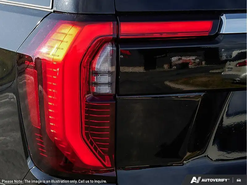 2026 GMC Yukon Elevation, černá, 10 km, dovoz Kanada — foto 11 z 12