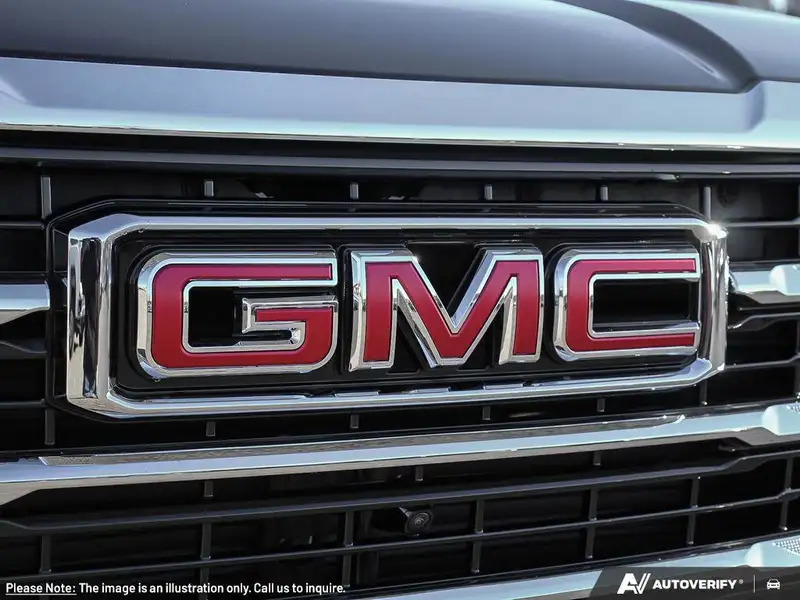 2026 GMC Yukon Elevation, černá, 10 km, dovoz Kanada — foto 9 z 12