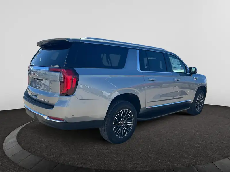 2026 GMC Yukon Elevation, šedá, 15 km, dovoz Kanada — foto 5 z 12