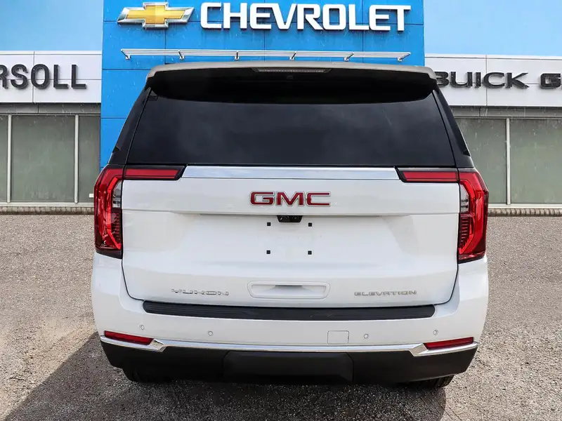 2026 GMC Yukon ELEVATION 4WD, bílá, 6 km, dovoz Kanada — foto 4 z 12