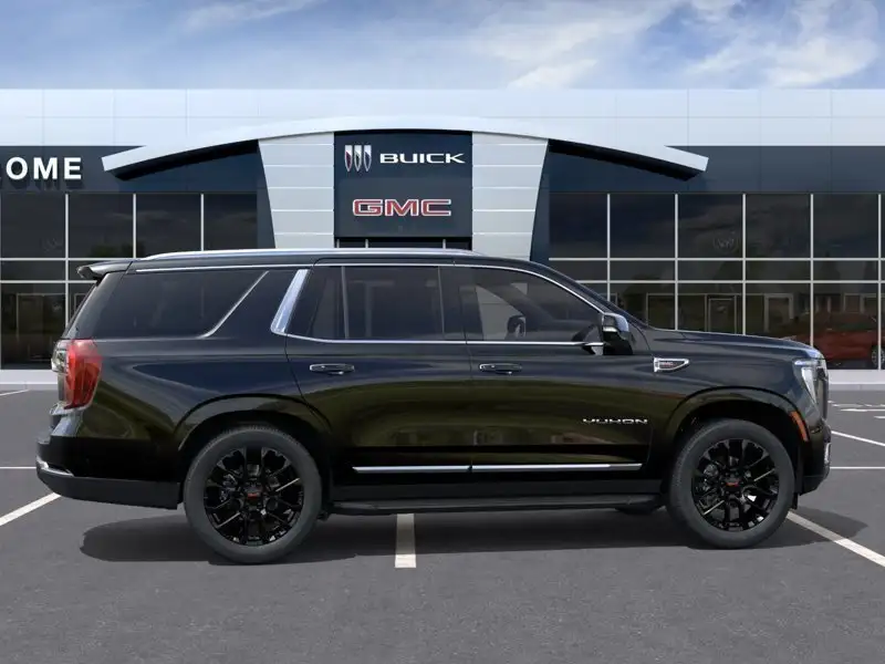 2026 GMC Yukon Elevation, černá, 6 km, dovoz Kanada — foto 5 z 12
