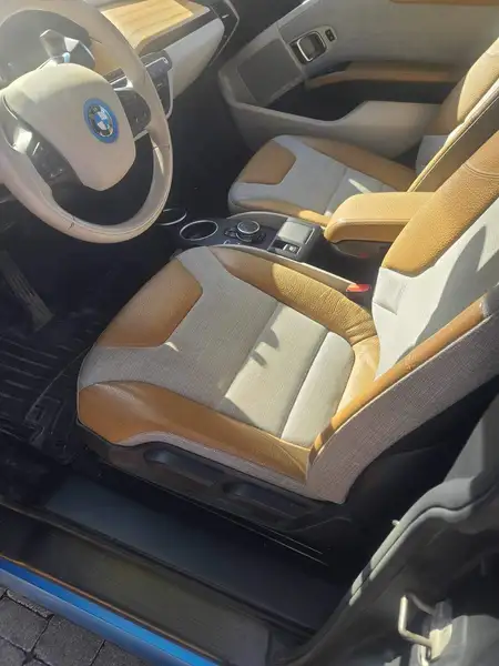 2015 BMW I3, béžová, 89 000 km, dovoz Kanada — foto 3 z 3