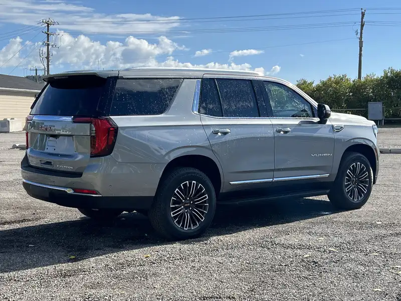 2026 GMC Yukon Elevation, šedá, 10 km, dovoz Kanada — foto 8 z 12