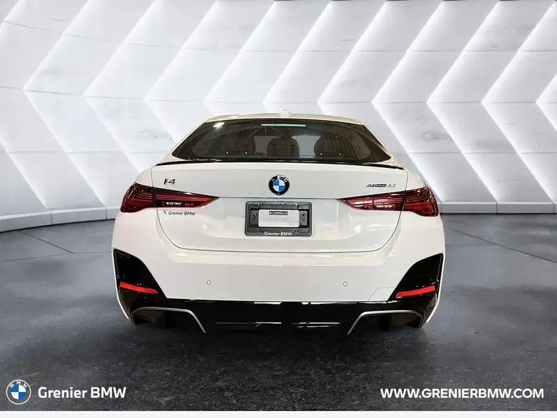 2026 BMW I4 eDrive40, bílá, 10 km, dovoz Kanada — foto 5 z 12